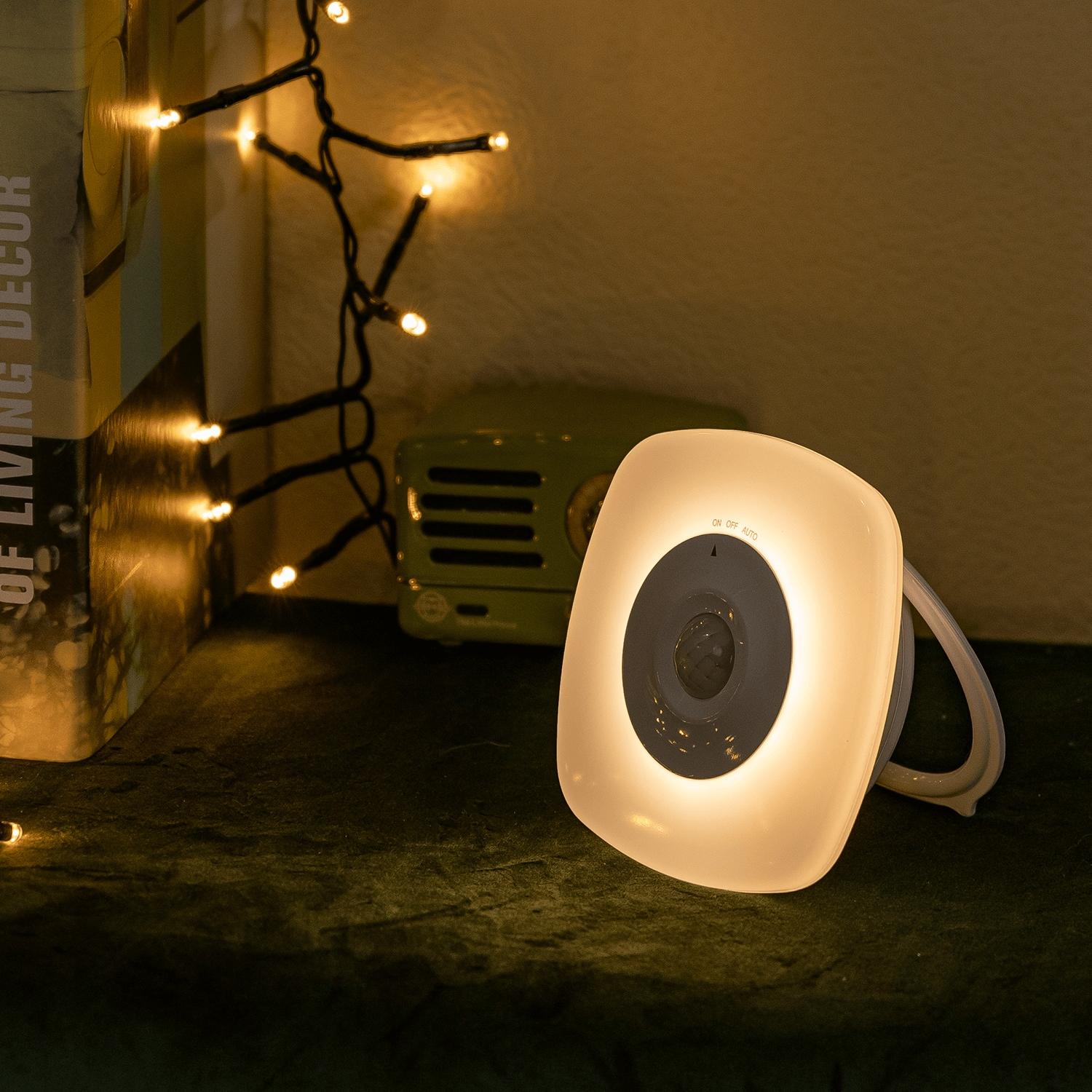 Lampka nocna LED (z czujnikami PIR i światła)